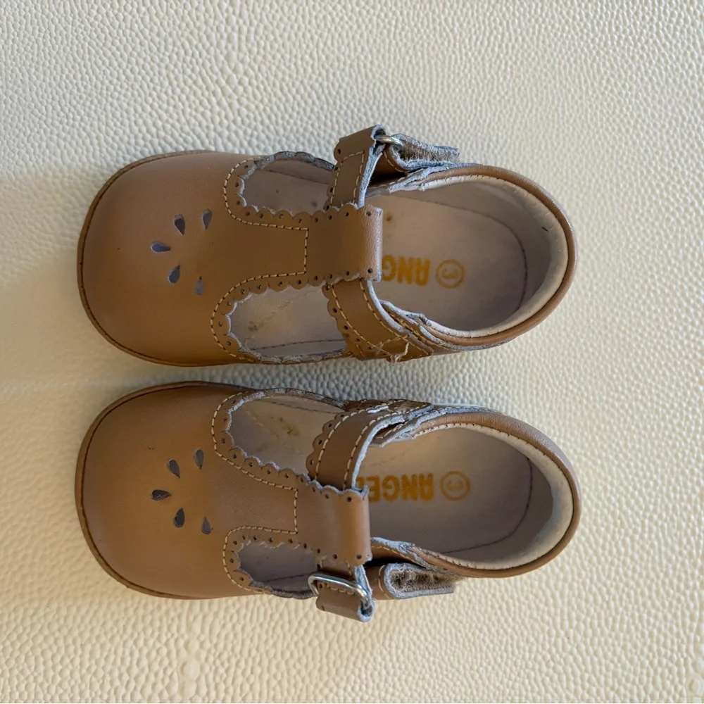 Angel T-strap Classic Tan Kids Shoes- GUC-Size 3 toddler - Picture 2 of 4